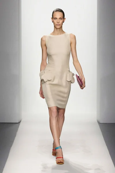 Look 27